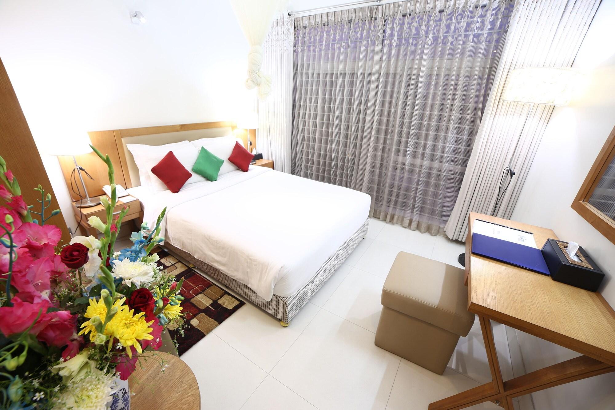 Nascent Gardenia Luxury Suites Дакка Экстерьер фото
